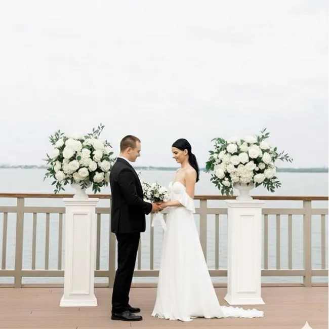 Colonne à moulure pour cérémonie mariage
