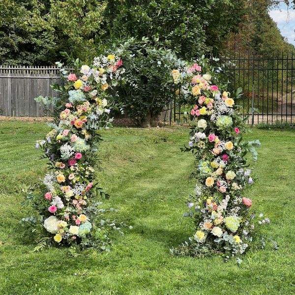 Arche Asymétrique Bridgerton mariage