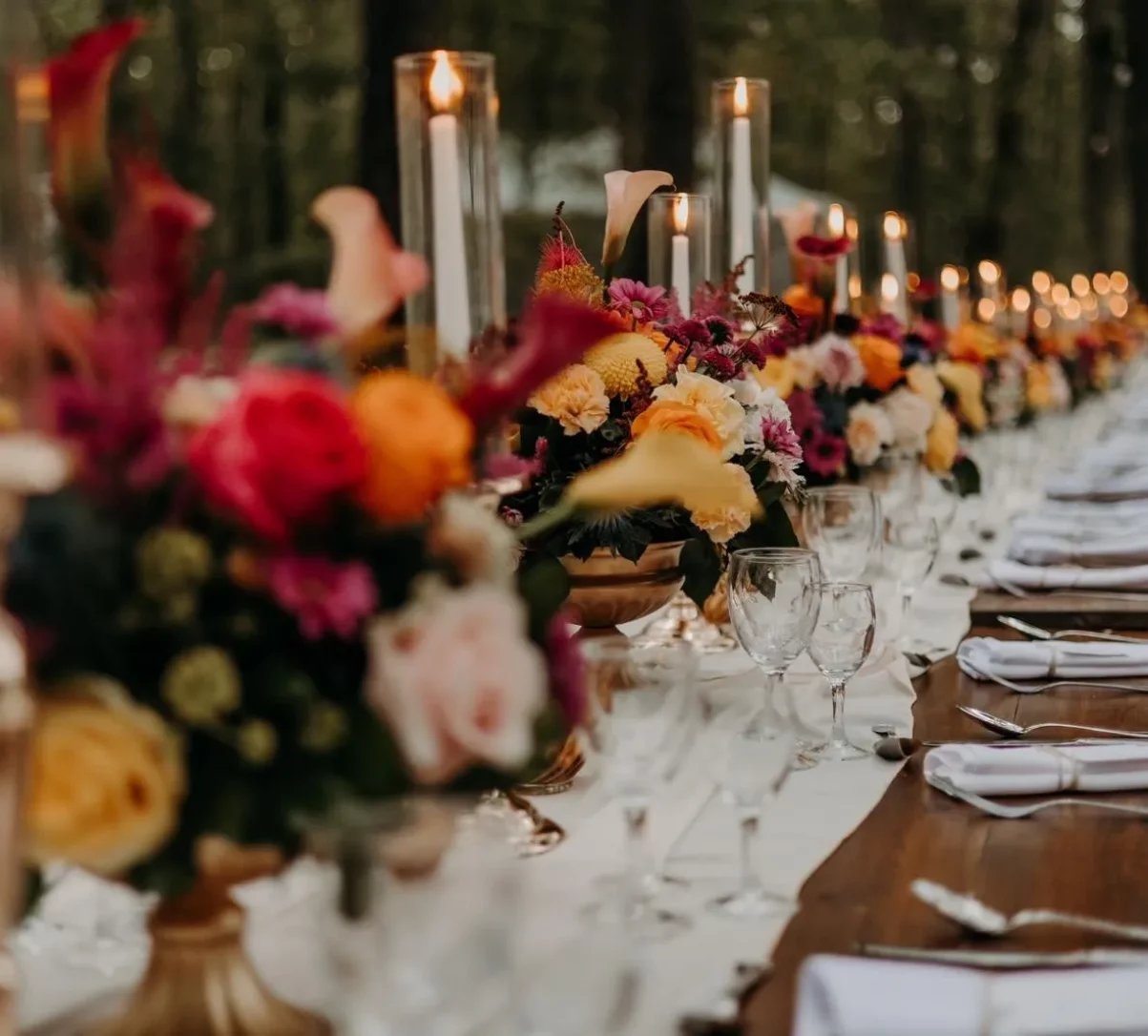 Un mariage coloré et audacieux au Domaine de la Roche Couloir – Perrine & Sacha